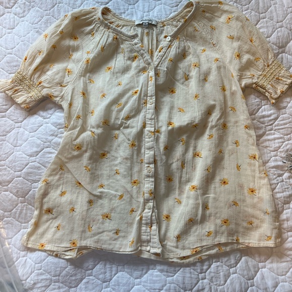 Madewell Smocked button-up top in French daisies - Picture 5 of 6